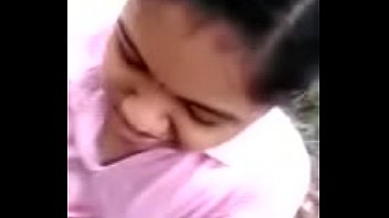 Cute Tamil school girl bunks class and gives hot blowjob in public park