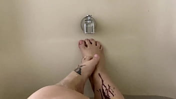 Irish BBW Sally shows off her wet toes in the bathroom