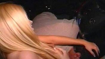 Blonde nude whore picks up man and fucks him in a garage /99dates
