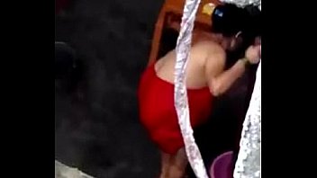 Indian Desi aunty bath captured clip - Wowmoyback