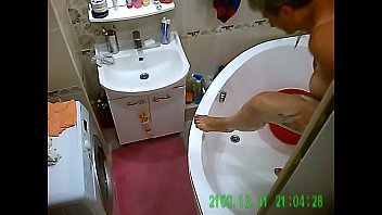 wife washes pussy and shaves legs